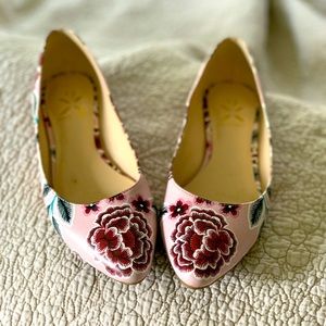 Nine West flats- like new and so cute!!!